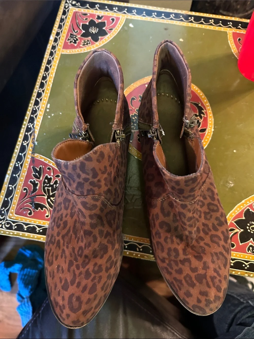 N/A stylish women